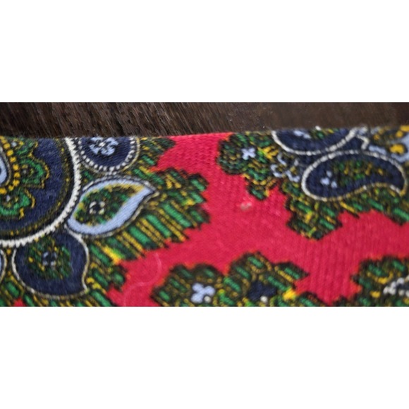 Vintage Roos Atkins A John Weitz Design Red Paisley Tie - Picture 3 of 3